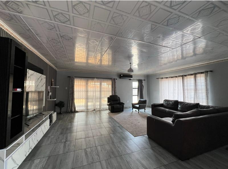 To Let 4 Bedroom Property for Rent in Kathu Northern Cape